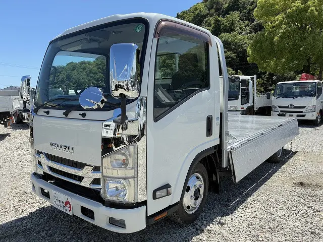 いすゞ エルフ TRG-NLR85AR(2WD)の写真9