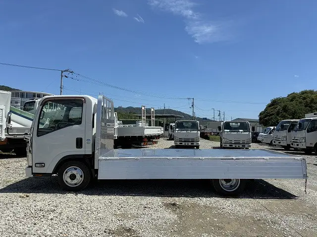 いすゞ エルフ TRG-NLR85AR(2WD)の写真11