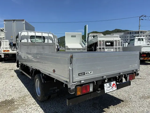 いすゞ エルフ TRG-NLR85AR(2WD)の写真27
