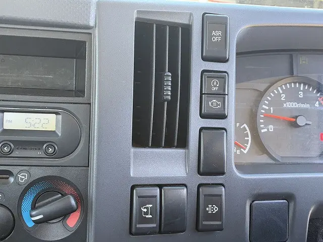 いすゞ エルフ TRG-NLR85AR(2WD)の写真37