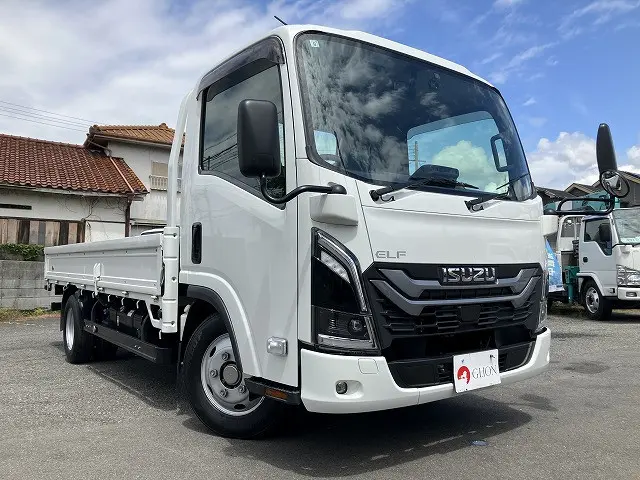 いすゞ エルフ 2TG-NLR88AC(2WD)の写真3