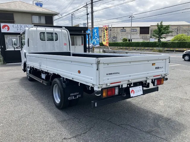 いすゞ エルフ 2TG-NLR88AC(2WD)の写真6
