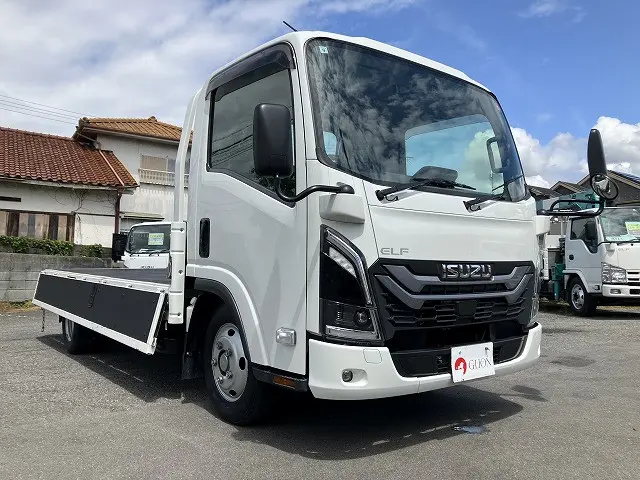 いすゞ エルフ 2TG-NLR88AC(2WD)の写真10