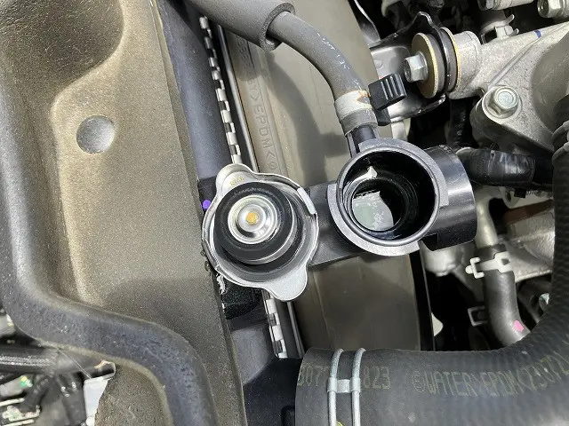 いすゞ エルフ 2TG-NLR88AC(2WD)の写真20