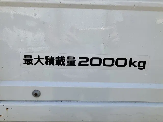 いすゞ エルフ 2TG-NLR88AC(2WD)の写真23