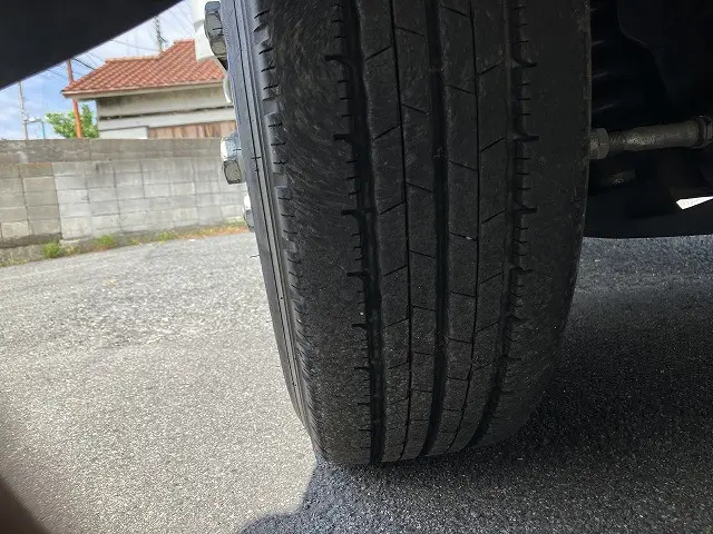 いすゞ エルフ 2TG-NLR88AC(2WD)の写真28