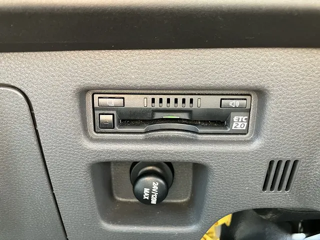 いすゞ エルフ 2TG-NLR88AC(2WD)の写真38
