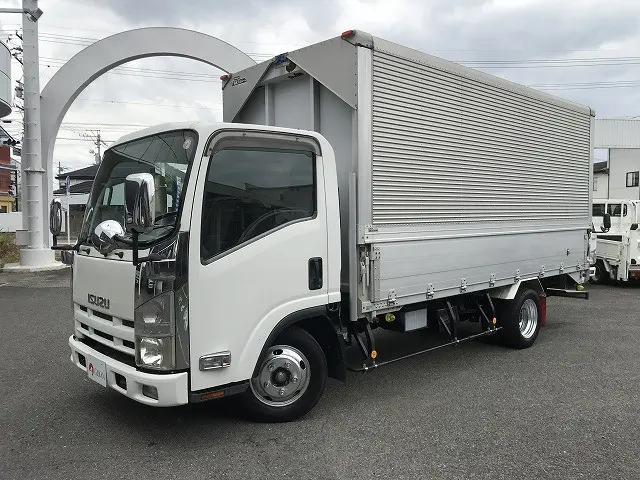 いすゞ エルフ BKG-NMR85AN(2WD)の写真9