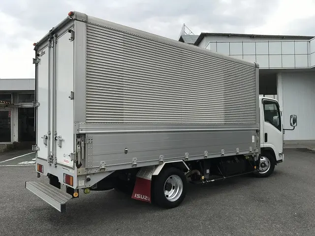いすゞ エルフ BKG-NMR85AN(2WD)の写真14