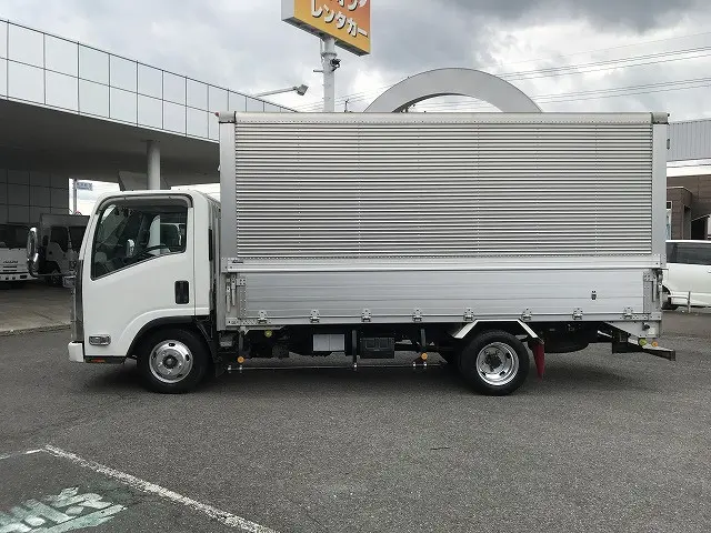 いすゞ エルフ BKG-NMR85AN(2WD)の写真15