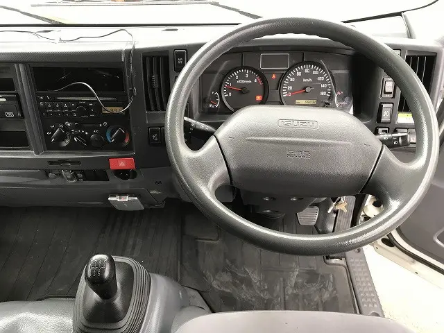 いすゞ エルフ BKG-NMR85AN(2WD)の写真30