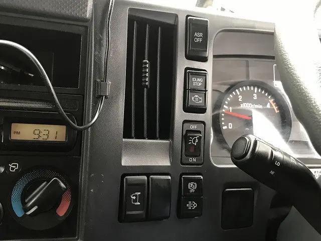 いすゞ エルフ BKG-NMR85AN(2WD)の写真34