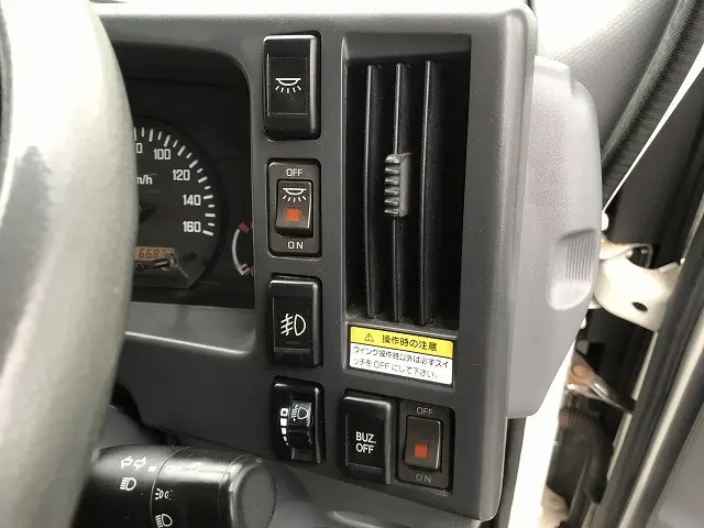 いすゞ エルフ BKG-NMR85AN(2WD)の写真35