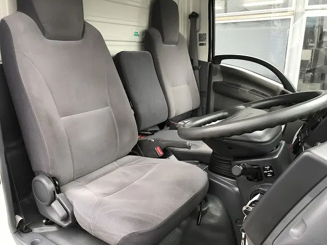 いすゞ エルフ BKG-NMR85AN(2WD)の写真38