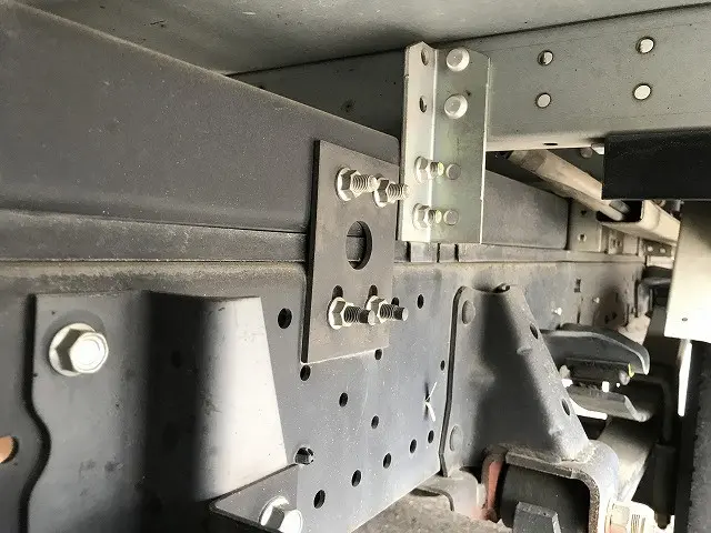 いすゞ エルフ BKG-NMR85AN(2WD)の写真42