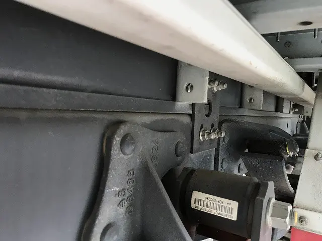 いすゞ エルフ BKG-NMR85AN(2WD)の写真43