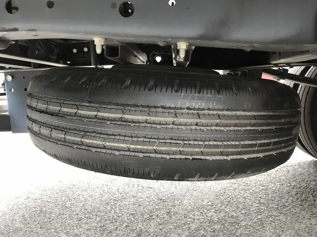 いすゞ エルフ BKG-NMR85AN(2WD)の写真47