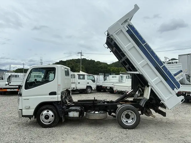 三菱 キャンター 2RG-FBA60(2WD)の写真4