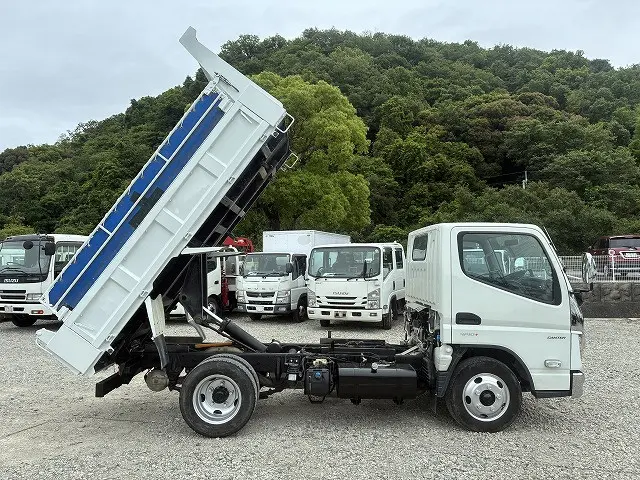 三菱 キャンター 2RG-FBA60(2WD)の写真5