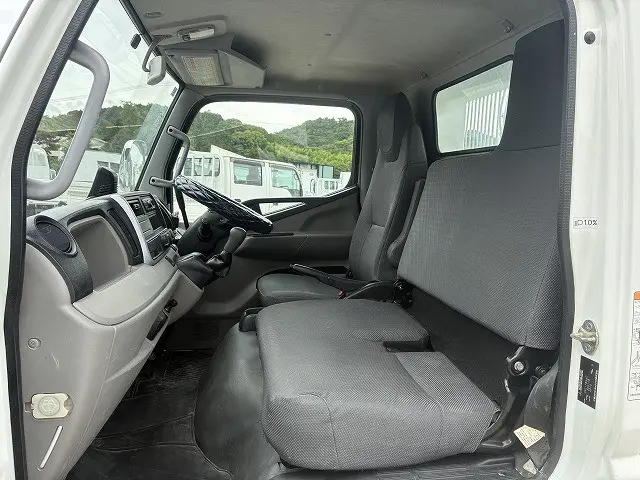 三菱 キャンター 2RG-FBA60(2WD)の写真32