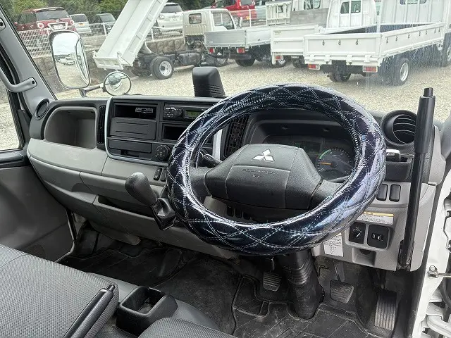 三菱 キャンター 2RG-FBA60(2WD)の写真35