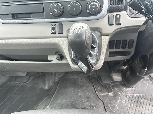 三菱 キャンター 2RG-FBA60(2WD)の写真38