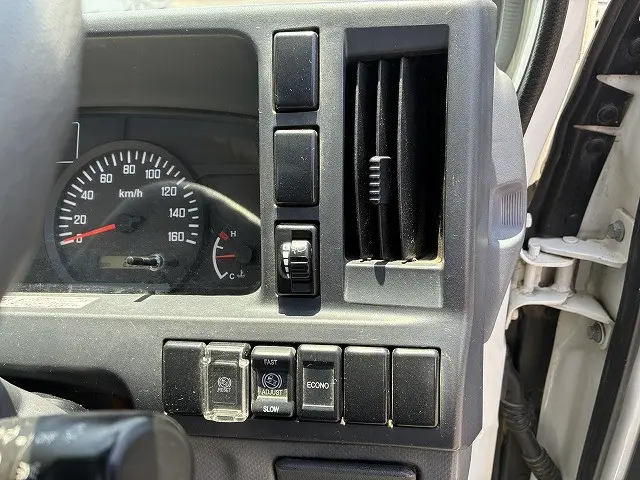 いすゞ エルフ TPG-NJR85A(2WD)の写真35