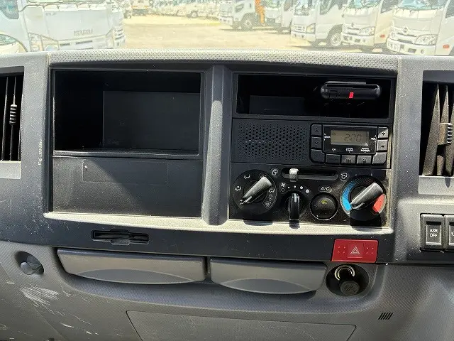 いすゞ エルフ TPG-NJR85A(2WD)の写真37