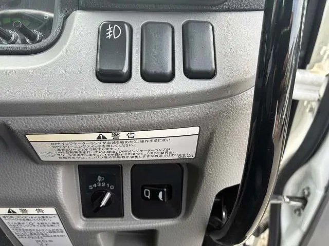 三菱 キャンター TPG-FBA60(2WD)の写真44