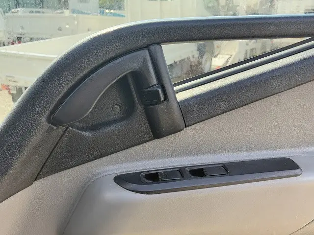 三菱 キャンター TPG-FBA60(2WD)の写真45