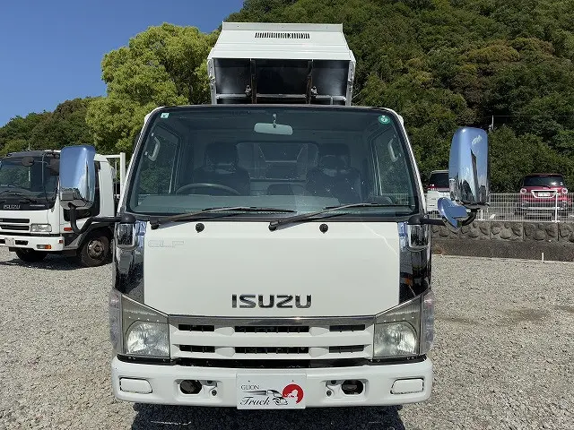 いすゞ エルフ BKG-NKR85AD(2WD)の写真2