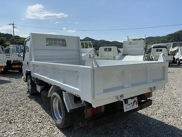 いすゞ エルフ BKG-NKR85AD(2WD)の写真11