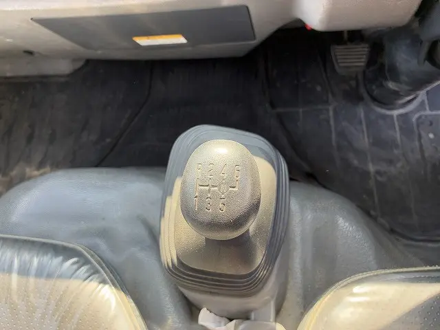 いすゞ エルフ BKG-NKR85AD(2WD)の写真36