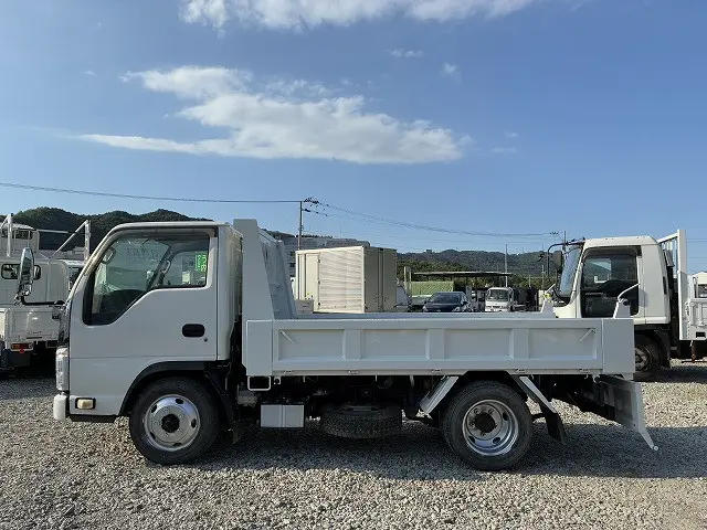 いすゞ エルフ BKG-NKR85AD(2WD)の写真39