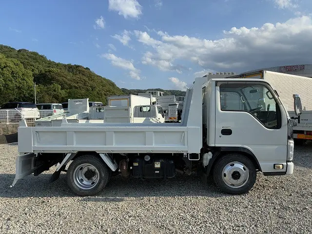 いすゞ エルフ BKG-NKR85AD(2WD)の写真43