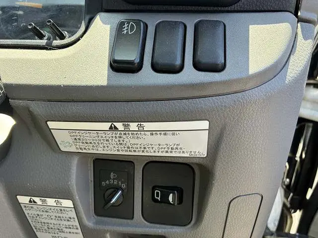 三菱 キャンター TPG-FBA20(2WD)の写真42