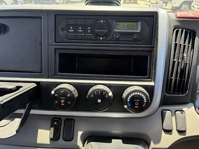 三菱 キャンター TPG-FBA20(2WD)の写真45