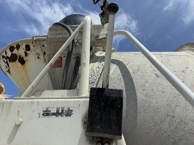 いすゞ フォワード 2PG-FTR90U2(2WD)の写真17