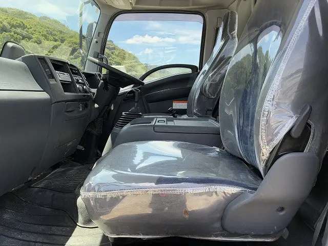 いすゞ フォワード 2PG-FTR90U2(2WD)の写真20