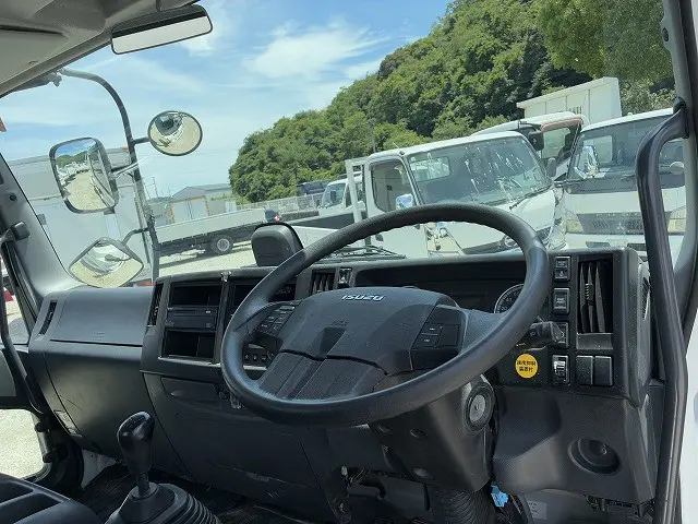 いすゞ フォワード 2PG-FTR90U2(2WD)の写真22