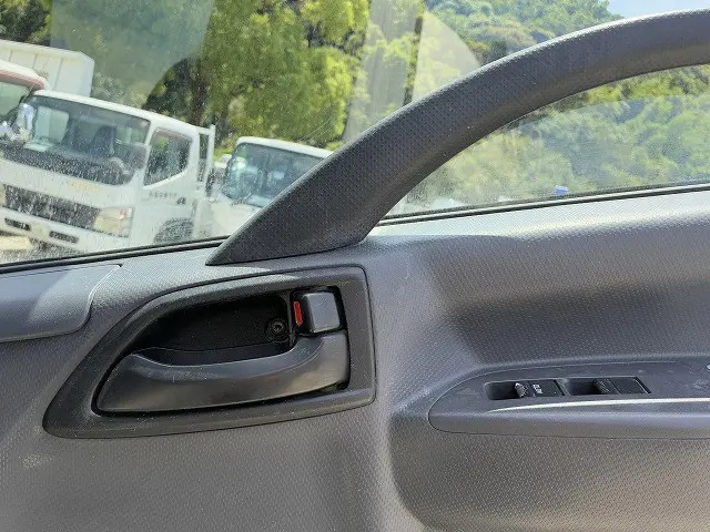 いすゞ フォワード 2PG-FTR90U2(2WD)の写真30