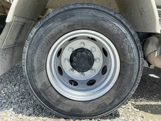 いすゞ フォワード 2PG-FTR90U2(2WD)の写真32