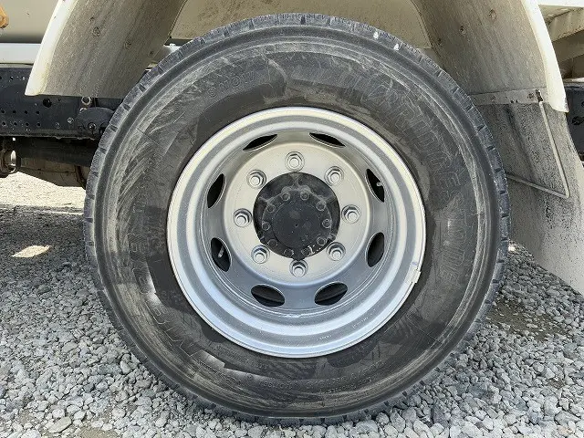 いすゞ フォワード 2PG-FTR90U2(2WD)の写真33