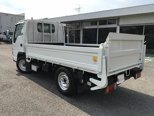 いすゞ エルフ KR-NHR69(2WD)の写真4