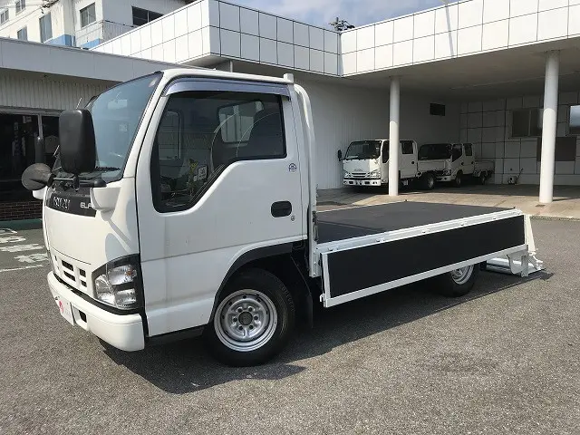 いすゞ エルフ KR-NHR69(2WD)の写真9