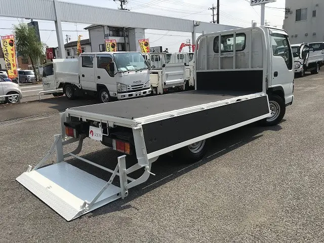 いすゞ エルフ KR-NHR69(2WD)の写真13