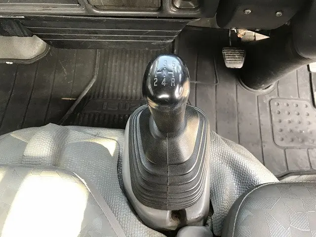 いすゞ エルフ KR-NHR69(2WD)の写真26