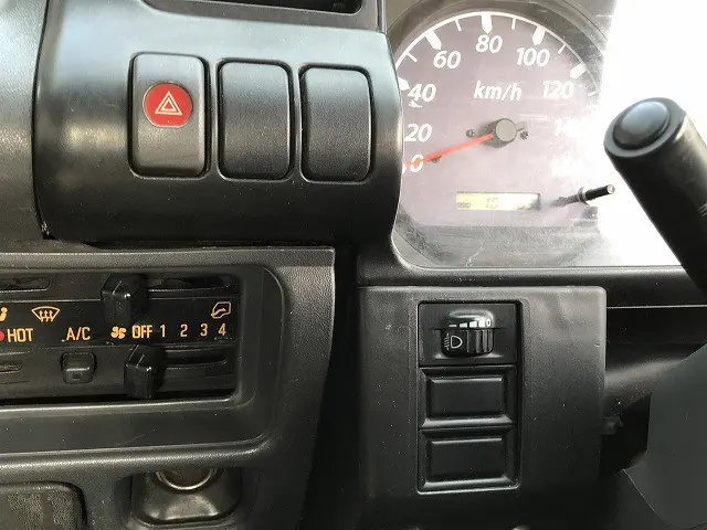 いすゞ エルフ KR-NHR69(2WD)の写真28