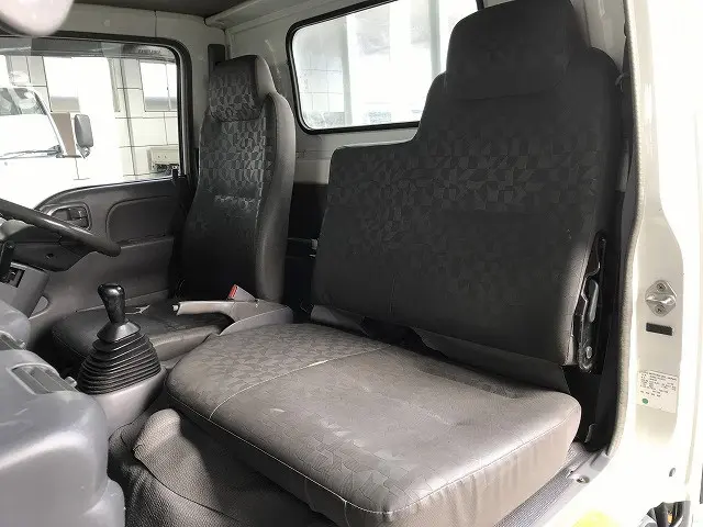 いすゞ エルフ KR-NHR69(2WD)の写真32