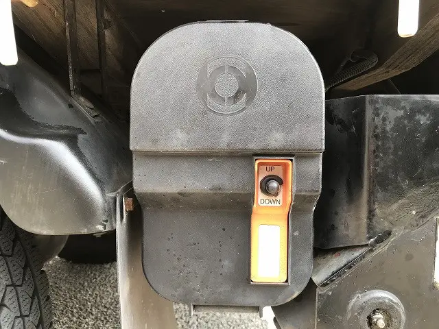 いすゞ エルフ KR-NHR69(2WD)の写真35
